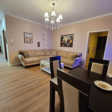 With Balcony 2 Apartamento